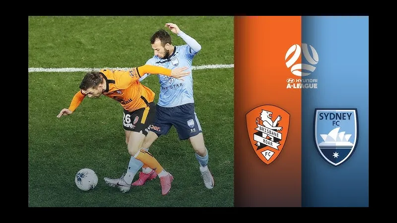 Cầu thủ Sydney FC và Brisbane Roar tranh chấp bóng trên sân - Phong độ gần Cầu thủ Sydney FC và Brisbane Roar tranh chấp bóng trên sân - Phong độ gần