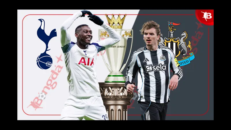 Cầu thủ Tottenham và Newcastle đang tranh chấp quả bóng trên sân - Thông tin lực Cầu thủ Tottenham và Newcastle đang tranh chấp quả bóng trên sân - Thông tin lực