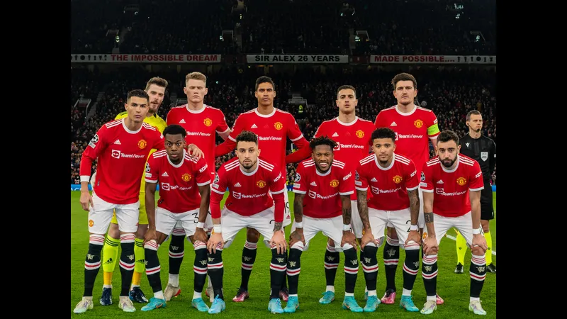 Cầu thủ West Ham và MU tranh chấp bóng trên sân - Lịch sử đối Cầu thủ West Ham và MU tranh chấp bóng trên sân - Lịch sử đối